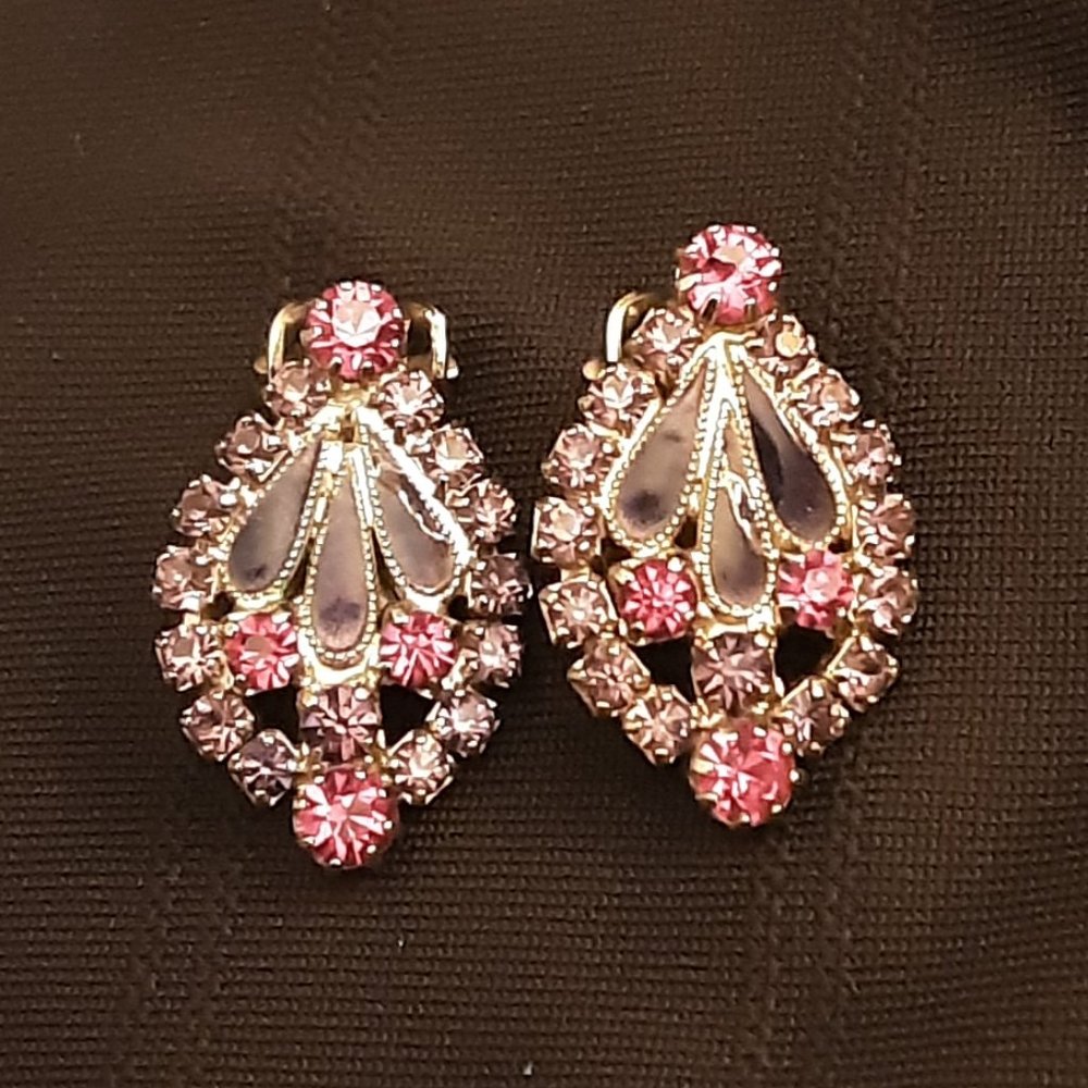 Vintage Rhinestone Clip On Earings in Shades of Pink Signed WEISS